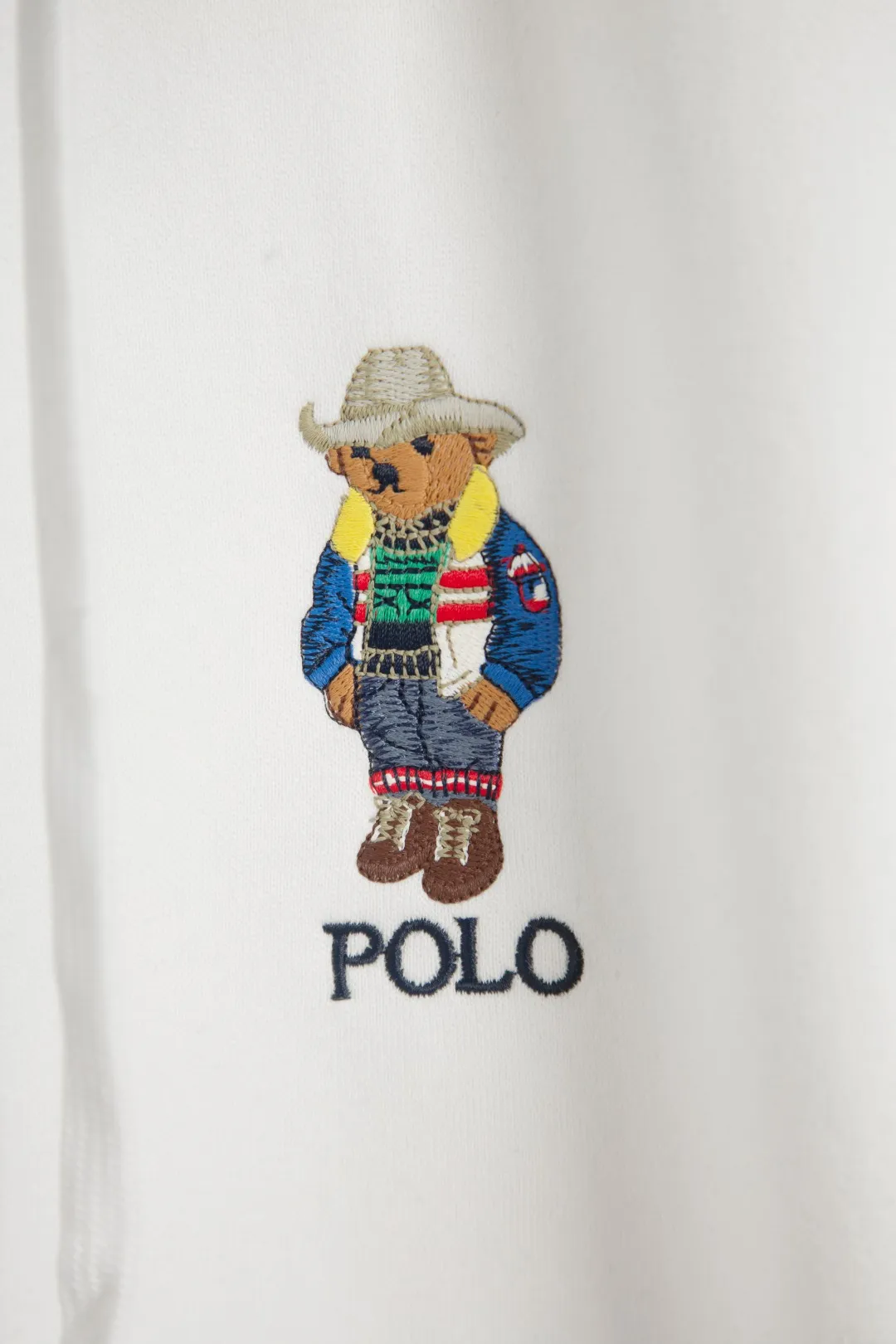 P270 Actual photo [Popular item] Style number: 25104# Color: Navy blue/hemp gray/white Size: S to XL - Ralph Lauren/Ralph Lauren 2025AW Autumn and Winter Bear series stacked topstitch design plaid inner cardigan zipper sweatshirt - Original workmanship consistent Professional four-needle six-thread topstitch design ✅ - Face 370g double-sided cotton heavyweight fabric Contrast color yarn-dyed plaid lining ✅| - Highly restored customized brand zipper 0.8 pure cotton high-density hook and loop hat cord ✅ -RL limited design style Colorful bear logo precision embroidery Bright color contrasting plaid hood inside The upper body is colorful and distinguishes the classic style Can be easily controlled by both men and women Simple Clean and versatile Exposed topstitch 0.8 cm retro primary color hook and loop drawstring Full of details